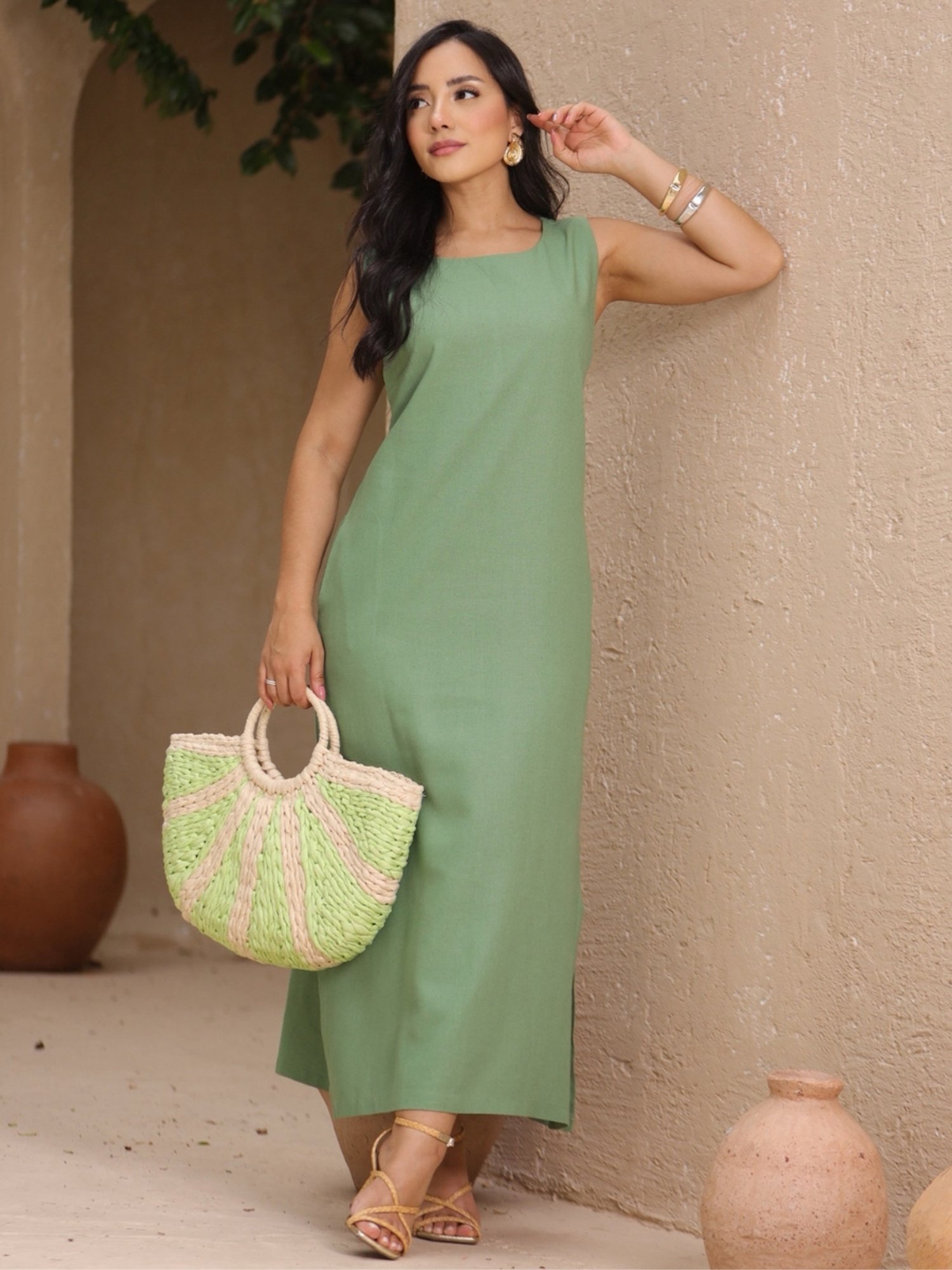 Vestido bege sofisticado
